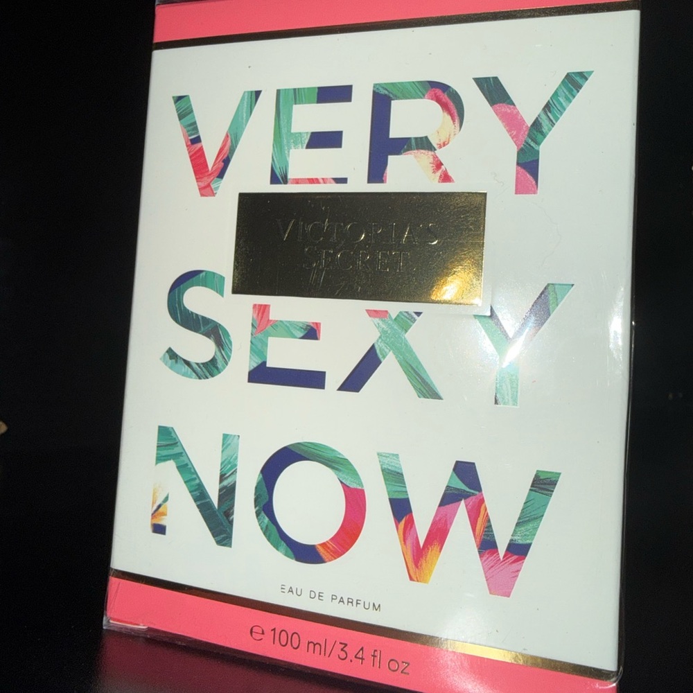 Victoria's Secret Very Sexy Now Eau de Parfum - 3.4 oz new in plastic
